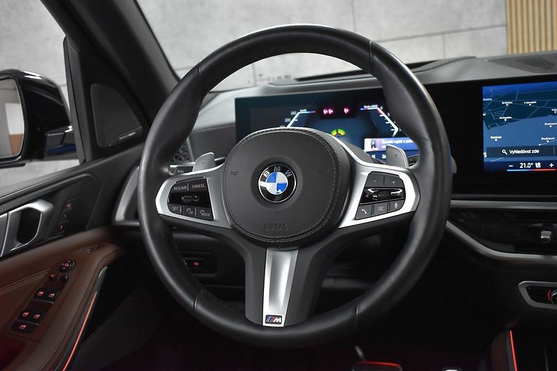 BMW X5 xDrive30d ///M*TAŽNÉ*7.MÍST*ČR - fotka 19 z 51