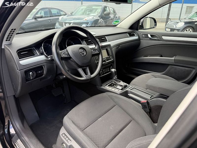 Škoda Superb 2.0 TDI 103kw DSG - fotka 6 z 17