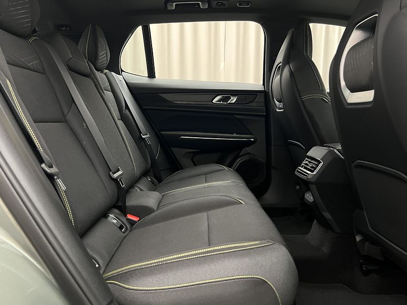 Lynk & Co 01 CORE PHEV AUT CZ 1.maj - fotka 19 z 46