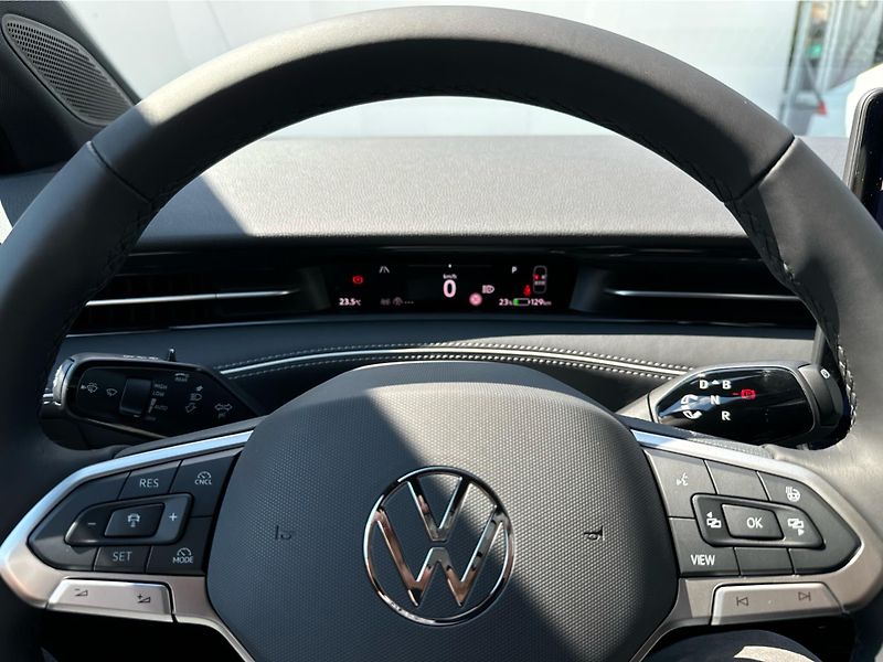Volkswagen ID.7 Tourer Pro People 77 kWh - fotka 14 z 26
