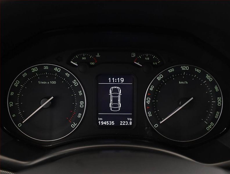 Škoda Octavia (2008) Elegance 1.6, Serv.kniha - fotka 8 z 16