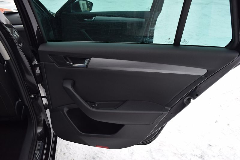 Škoda Superb (2017) 1.4TSI 92kwSTYLE XEN NAVI APP  - fotka 45 z 49