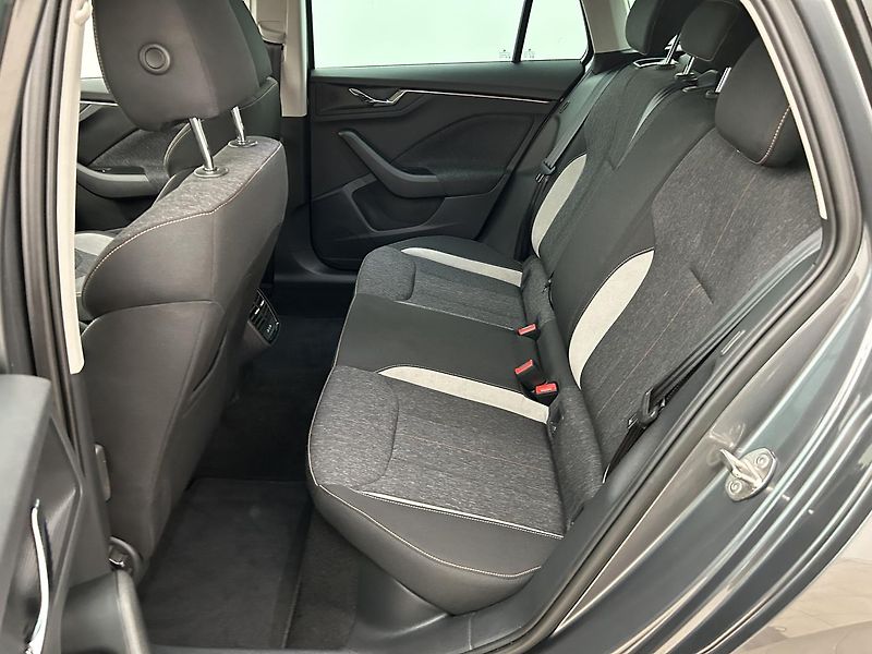Škoda Scala 1.5 TSI Style Plus - fotka 22 z 28