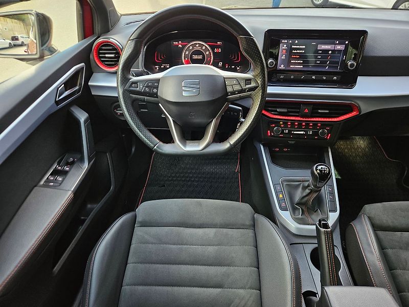 Seat Arona 1,0 TSI 81kW, FR, 1.maj., ČR - fotka 14 z 33