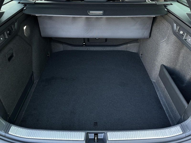Škoda Superb 2.0TSi 4x4 DSG Sportline 265PS - fotka 49 z 52