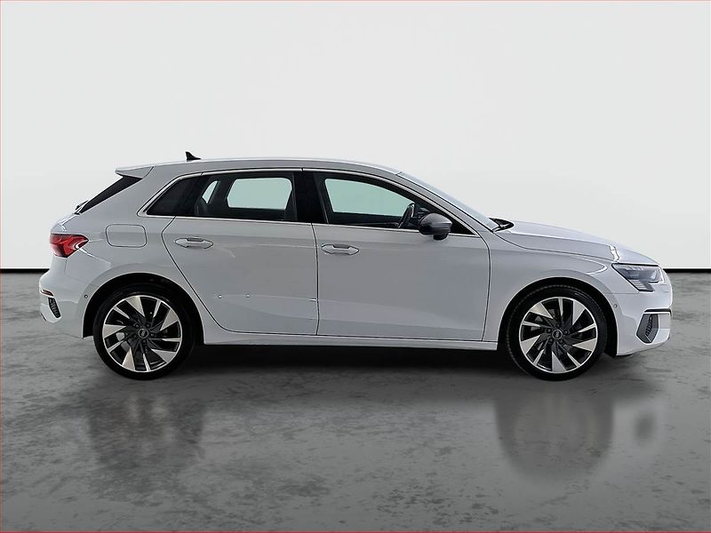 Audi A3 (2020) S-Line 30 TFSI - fotka 6 z 21