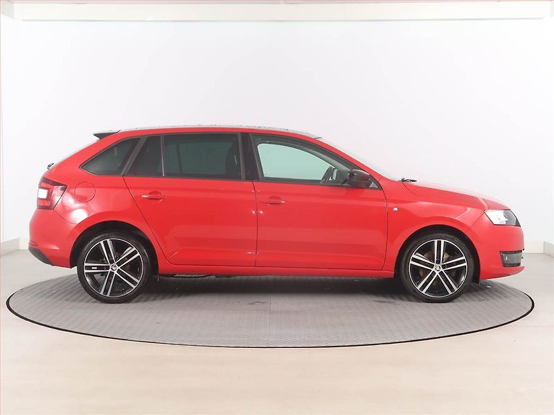 Škoda Rapid (2014) Spaceback 1.2 TSI, Navi - fotka 6 z 17