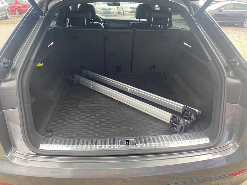 Audi Q8 (2019) 50 3.0 TDi 210kW Quattro Sline - fotka 26 z 35