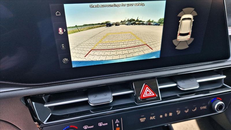 Kia Niro 1,6 GDI HEV Style DCT - fotka 13 z 13