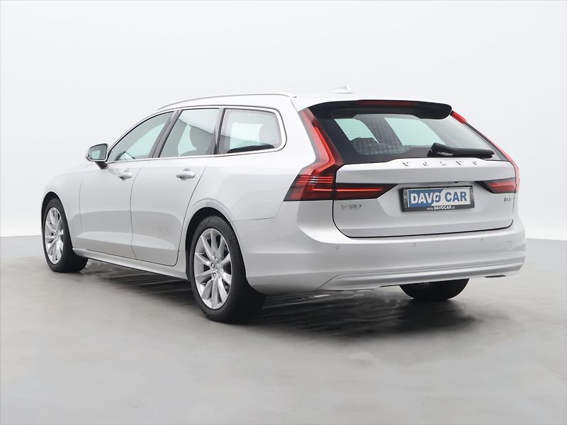 Volvo V90 2,0 D 145 kW Momentum Automat - fotka 5 z 32