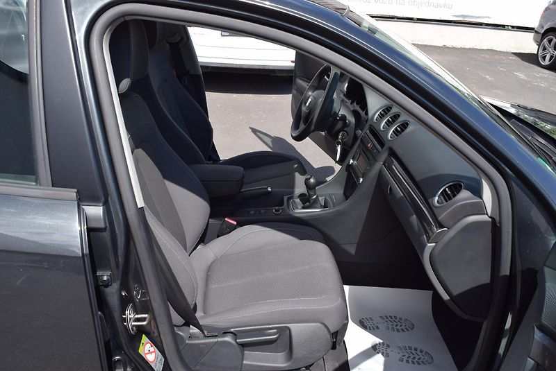 Seat Exeo (2010) 2.0TDI 88kw REFERENCE VÝHŘEVY - fotka 29 z 44