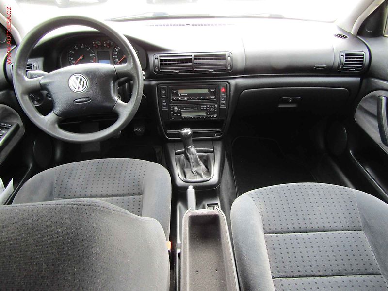 Volkswagen Passat (2000) 1.6 i, AC, výhředv sed - fotka 8 z 15