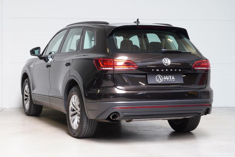 Volkswagen Touareg 3.0TDI,170kW,ČR,DigitalCockpit - fotka 8 z 29