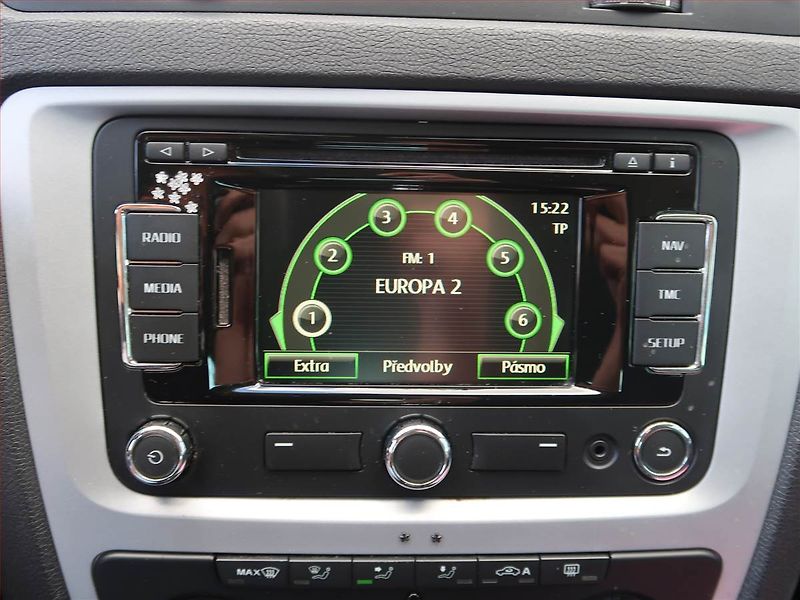 Škoda Octavia (2011) 1.6 TDI, Navi, Tempomat - fotka 12 z 17