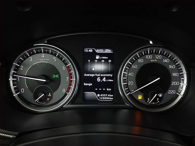 Suzuki Vitara (2019) 1.4 BoosterJet, 4X4 - fotka 11 z 20