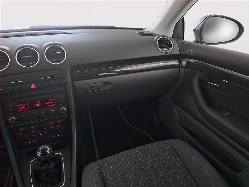 Seat Exeo (2009) 2.0 TDI, nová STK - fotka 8 z 15