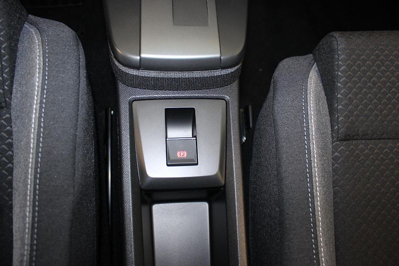 Opel Frontera (2026) GS Hybrid 1.2 TURBO 107kW - fotka 12 z 17
