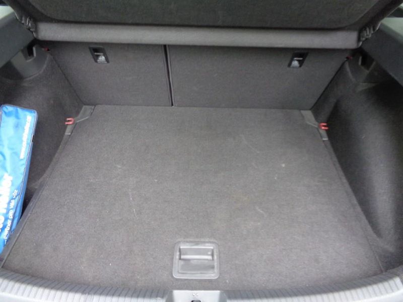 Volkswagen Taigo 1.5 TSI DSG R-LINE 110 kW - fotka 21 z 24