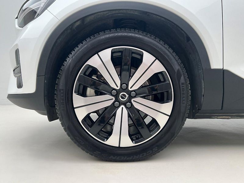 Volvo XC40 CORE RECHARGE SINGLE MOTOR AUT - fotka 15 z 46