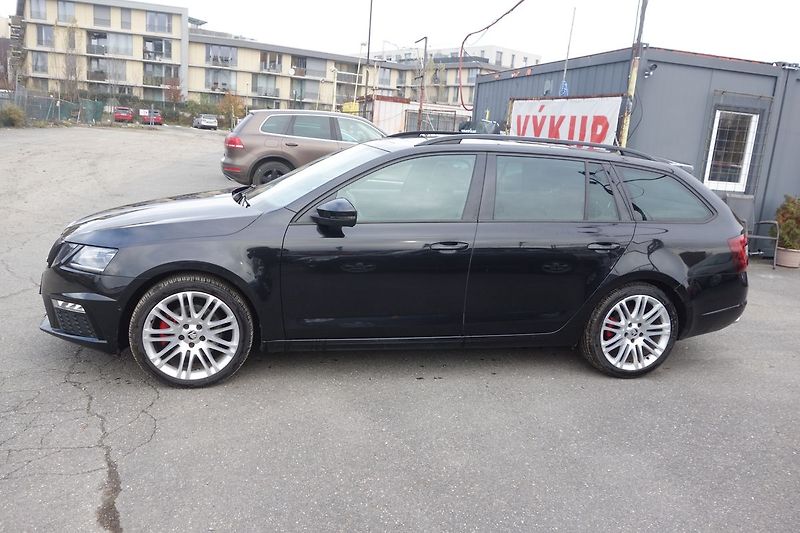 Škoda Octavia 2,0TDi 135kW RS DSG!! PANO!! - fotka 3 z 34