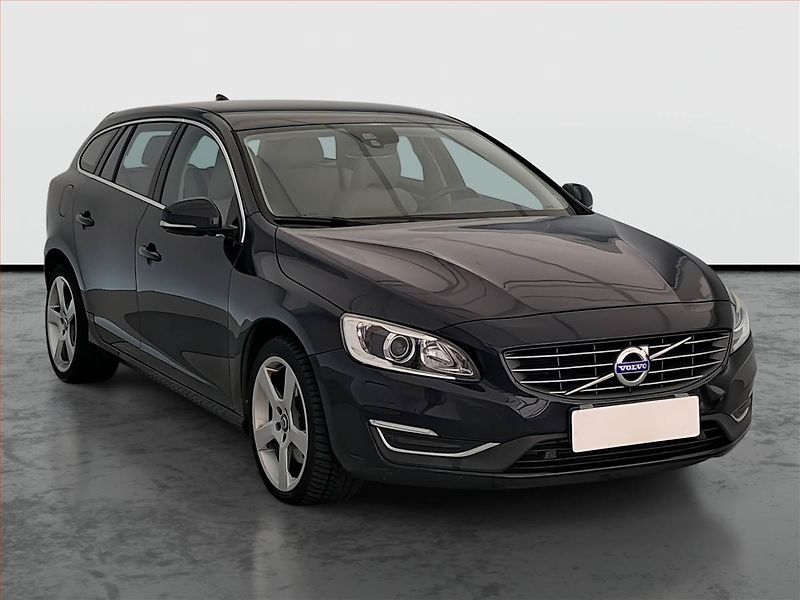 Volvo V60 (2017) T6 AWD, 4X4, Automat - fotka 1 z 16