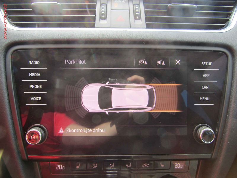Škoda Octavia (2019) 1.6TDi, ČR, Style, DSG - fotka 12 z 17