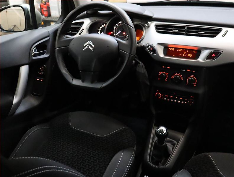 Citroën C3 (2011) 1.4 i, ČR,1.maj - fotka 7 z 14