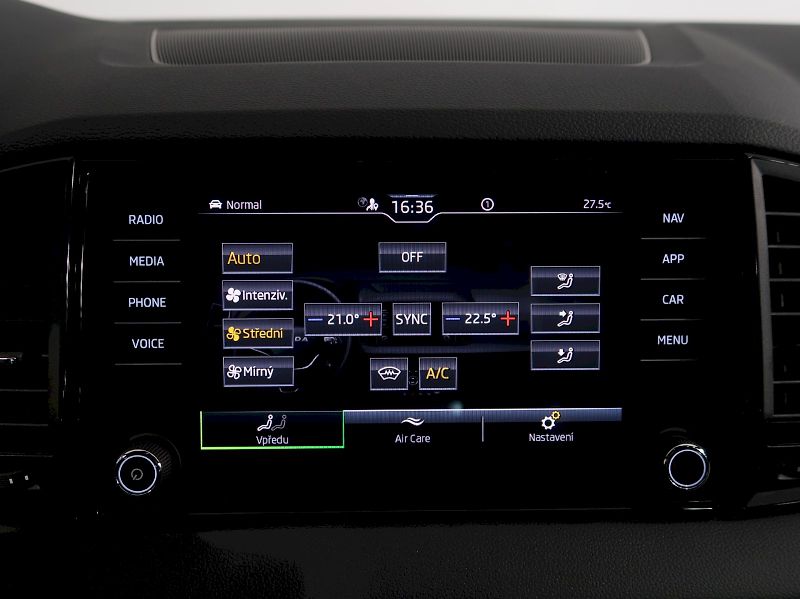 Škoda Karoq (2026) SPORTLINE 2.0TDI 110KW 4X4 DSG - fotka 21 z 35
