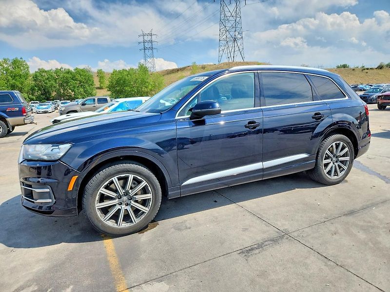 Audi Q7 (2017) Auto na cestě - fotka 1 z 13
