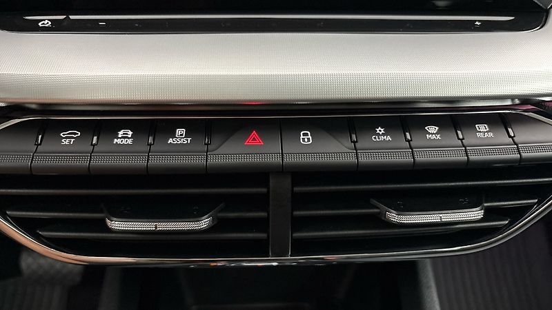 Škoda Octavia 2.0 TDI DSG Style Combi - fotka 13 z 27