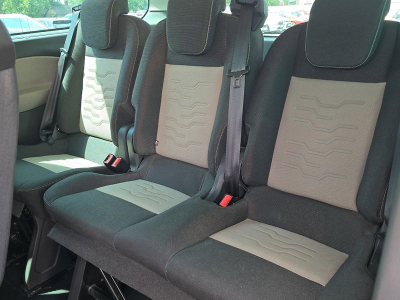 Ford Tourneo Custom (2016) 2.0 TDCi 96kW, L2 ČR, 1. Maj., - fotka 19 z 20
