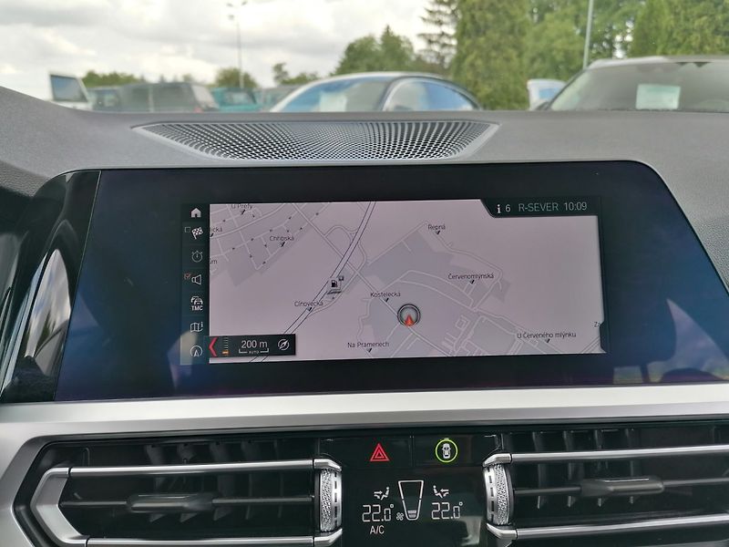 BMW Řada 3 (2020) 2.0 318D  A/T,Kůže,Ambient. - fotka 11 z 31