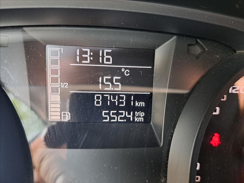 Seat Ibiza 1,2 i - fotka 25 z 41