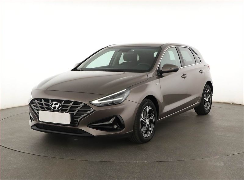 Hyundai i30 (2023) Smart 1.5 T-GDI, Automat, ČR - fotka 2 z 21