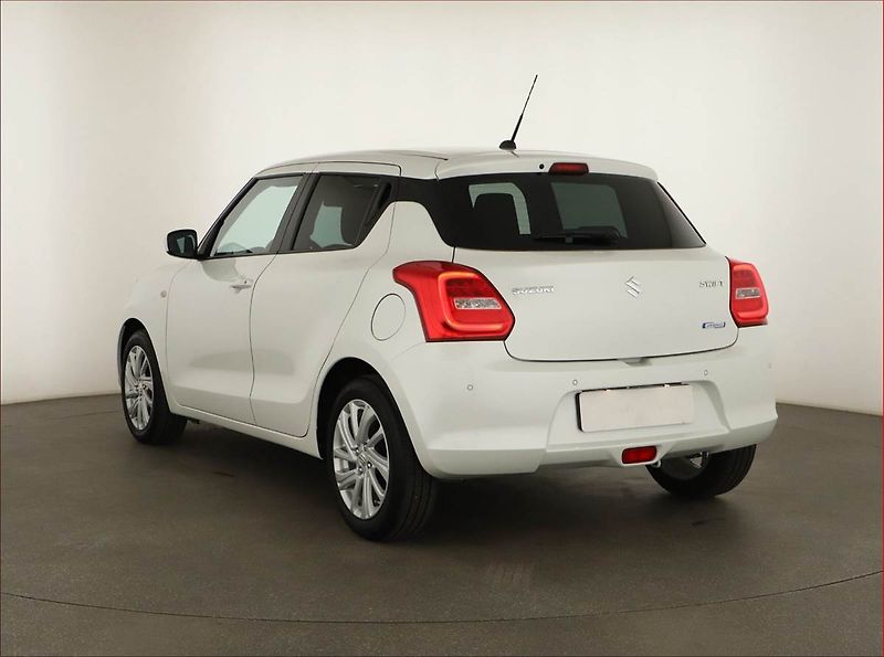 Suzuki Swift (2023) 1.2, Automat, Serv.kniha - fotka 4 z 18