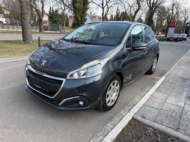 Peugeot 208 1.2i 60kw - fotka 3 z 11
