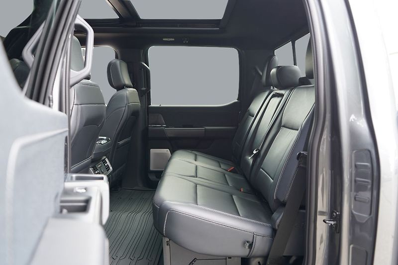 Ford F-150 (2025) Lariat 5,0 298 kW - fotka 10 z 10