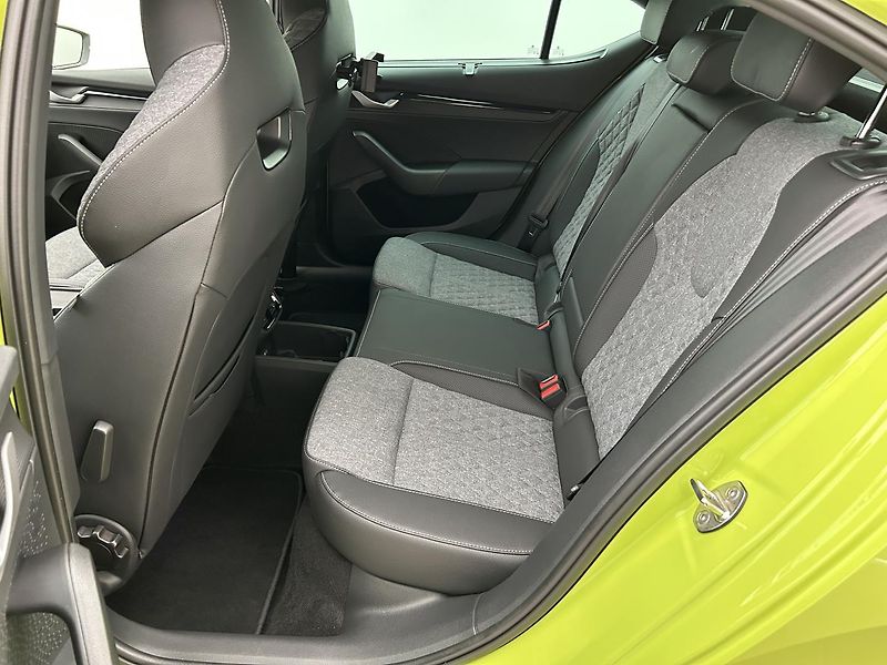 Škoda Octavia 2.0 TDI SportLine - fotka 21 z 28