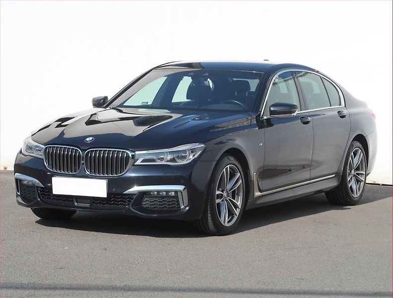 BMW Řada 7 (2019) M Paket 730 d xDrive, ČR - fotka 2 z 29