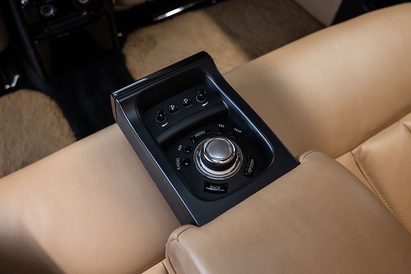 Rolls-Royce Phantom 360/Vyhřívaná sedadla - fotka 23 z 29