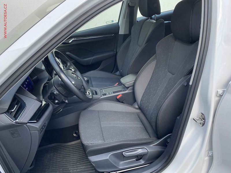 Škoda Octavia (2023) 2.0 TDi, 2.maj,ČR, Style - fotka 9 z 20