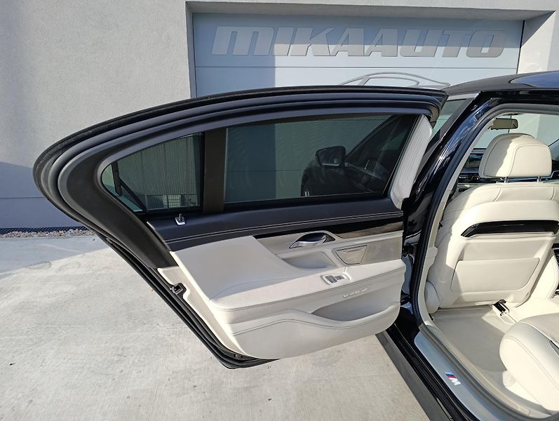 BMW Řada 7 750Li xDRIVE ČR 1.MAJ DPH - fotka 40 z 47