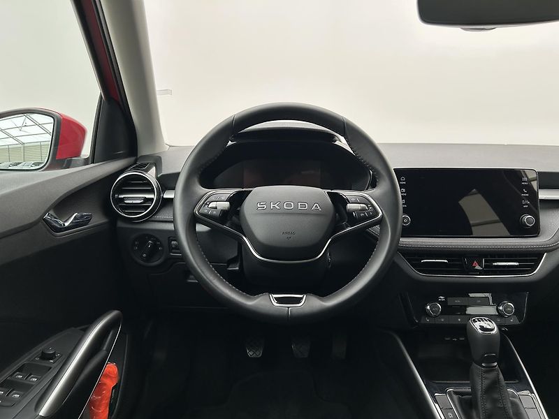 Škoda Fabia 1.0 TSI Top selection - fotka 5 z 27