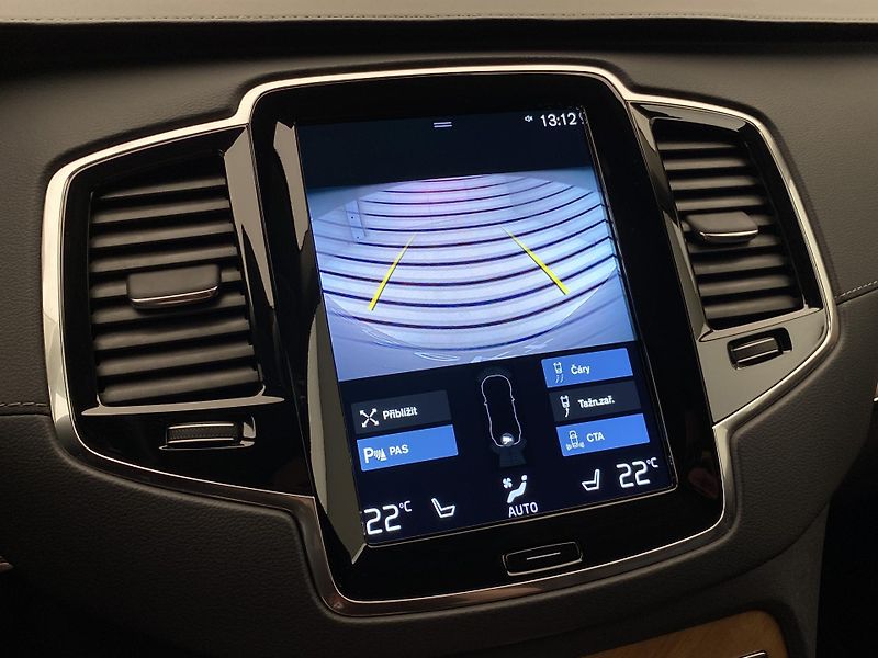 Volvo XC90 B5 AWD INSCRIPTION REZERVACE - fotka 47 z 49