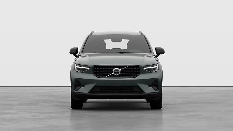 Volvo XC40 (2026) PLUS DARK, B4 FWD, 145+10 kW / - fotografie inzerátu
