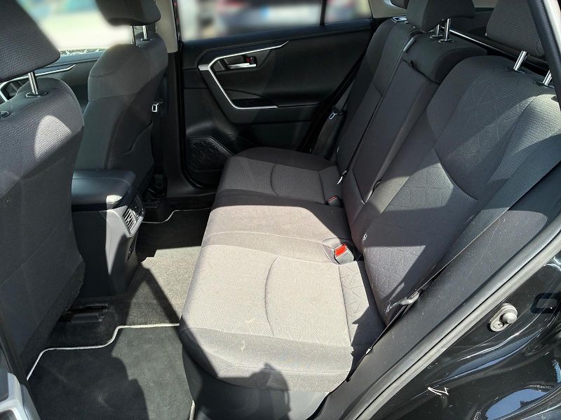 Toyota RAV4 (2023) COMFORT 2.5 HYBRID 131kW 4WD  - fotka 8 z 11