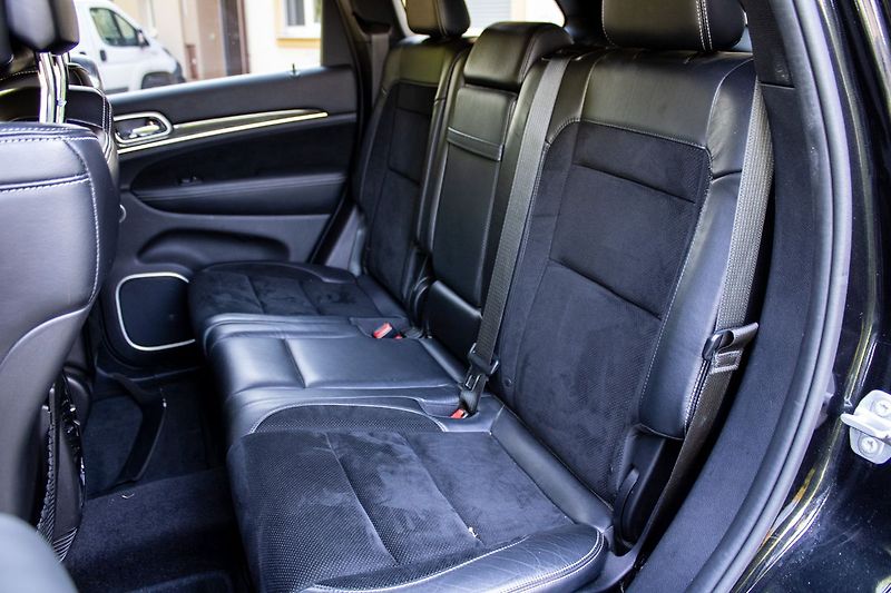 Jeep Grand Cherokee - fotka 10 z 21