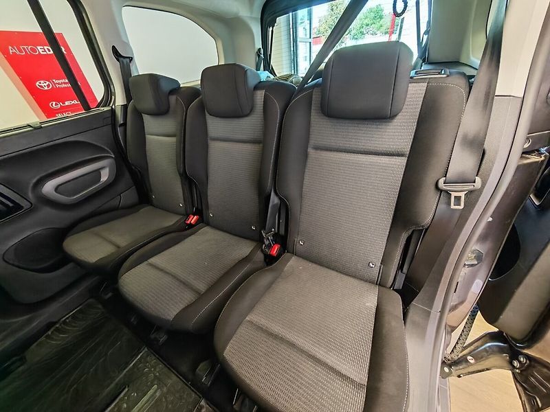Toyota ProAce City 1.2T 110k  Family - fotka 14 z 35
