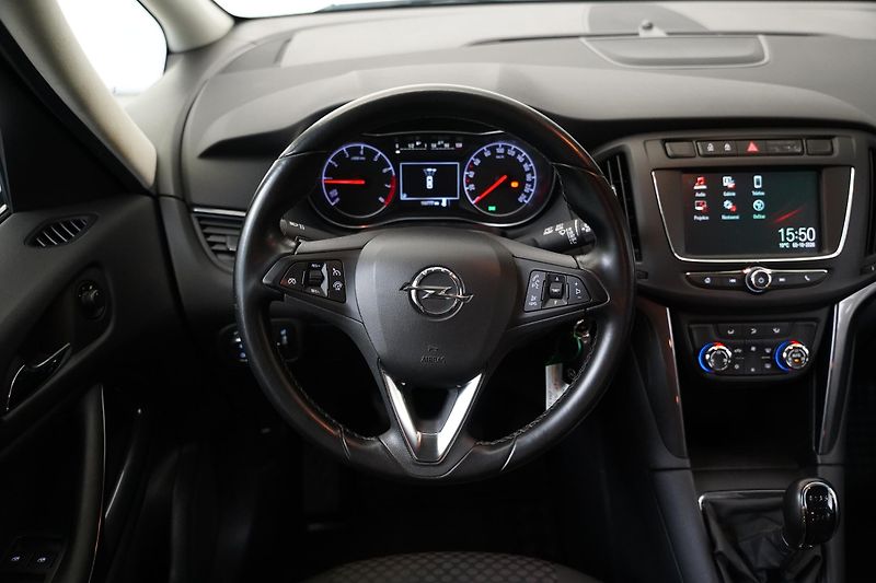 Opel Zafira - fotka 17 z 24