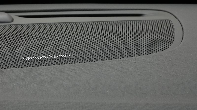 Volvo XC90 B6 AWD Momentum Pro Auto - fotka 17 z 27